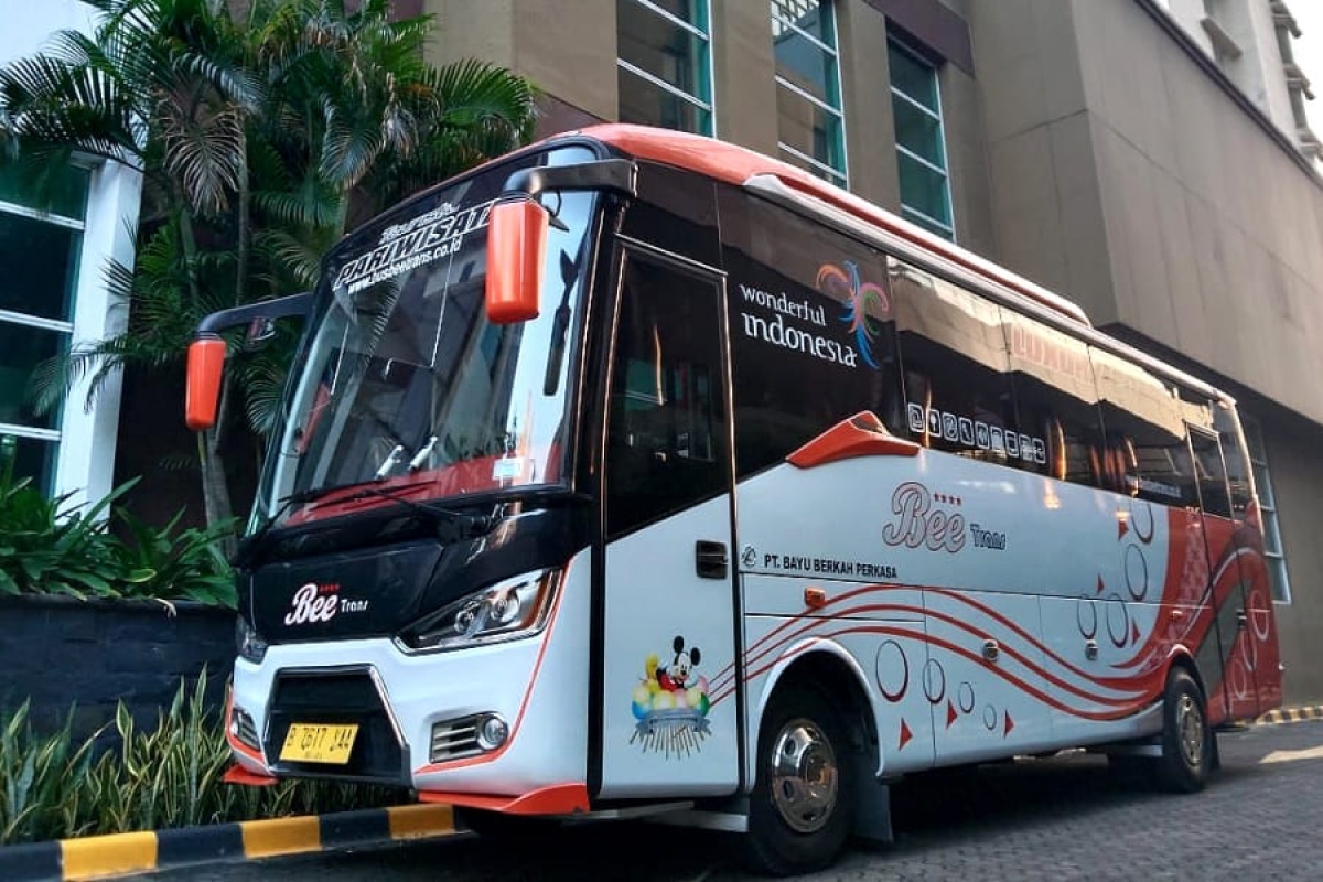 Sewa Medium Bus Pariwisata 31-33 Seats - Bee Trans