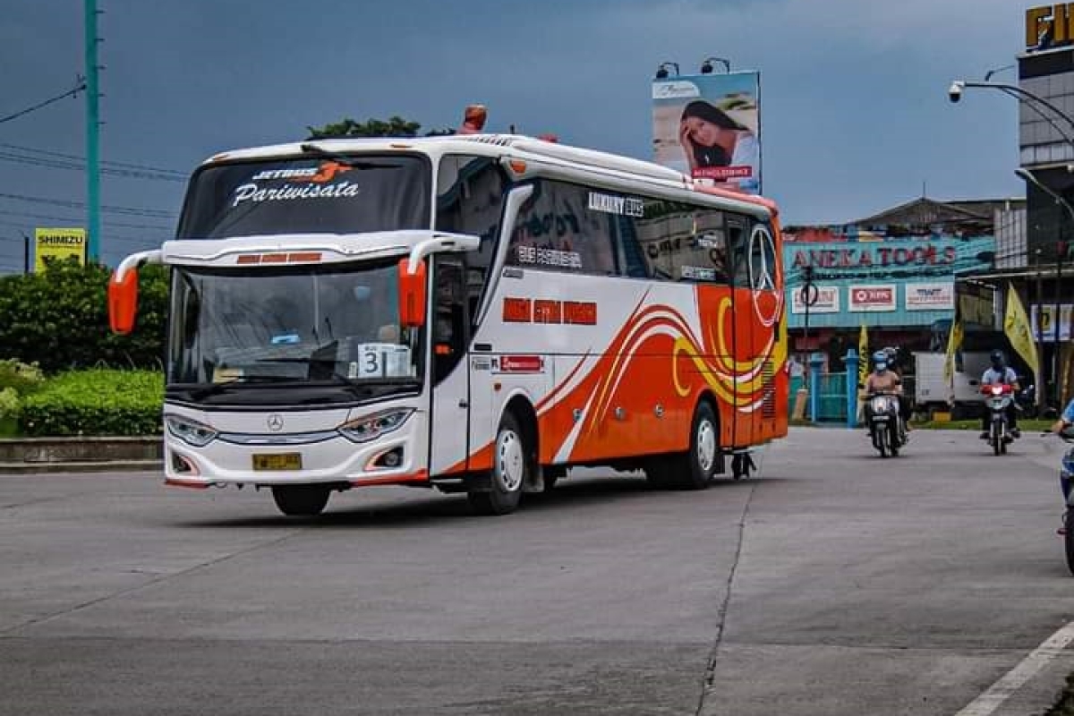 Sewa Big Bus Pariwisata 58 Seaters - Mega Citra Wisata