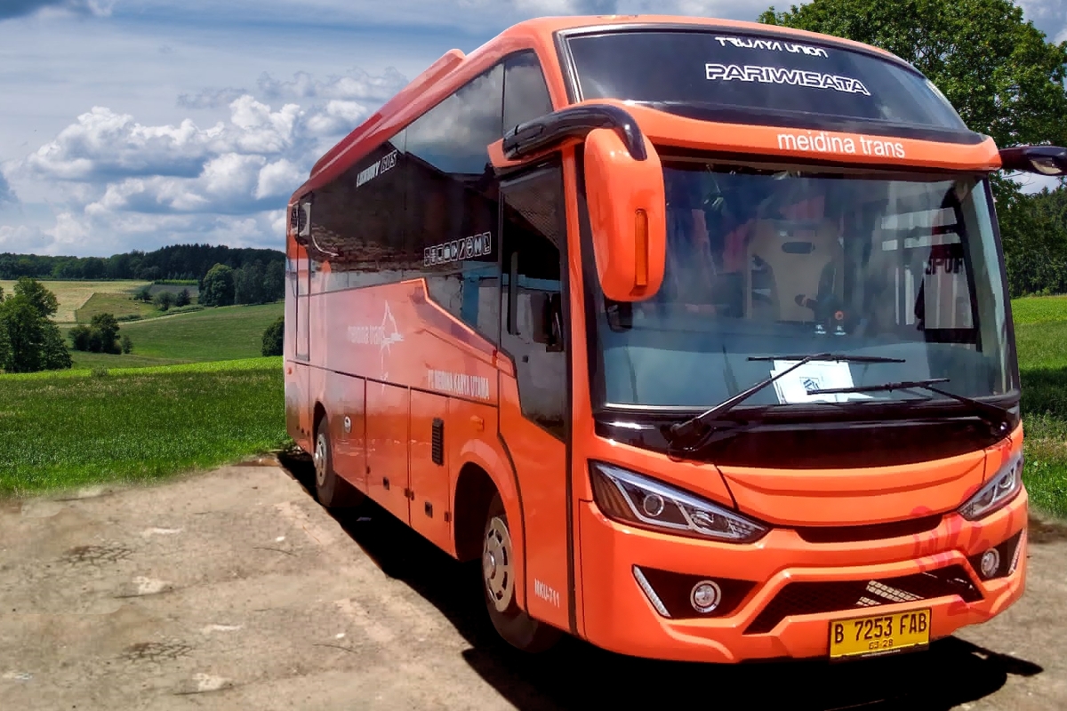 Sewa Medium Bus Pariwisata 31-33 Seats - Meidina Trans