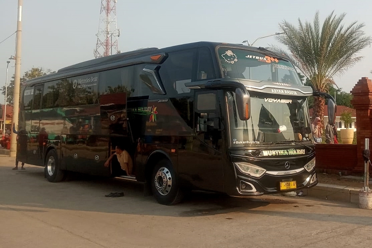 Sewa Big Bus Pariwisata 58 Seaters - Mustika Holiday