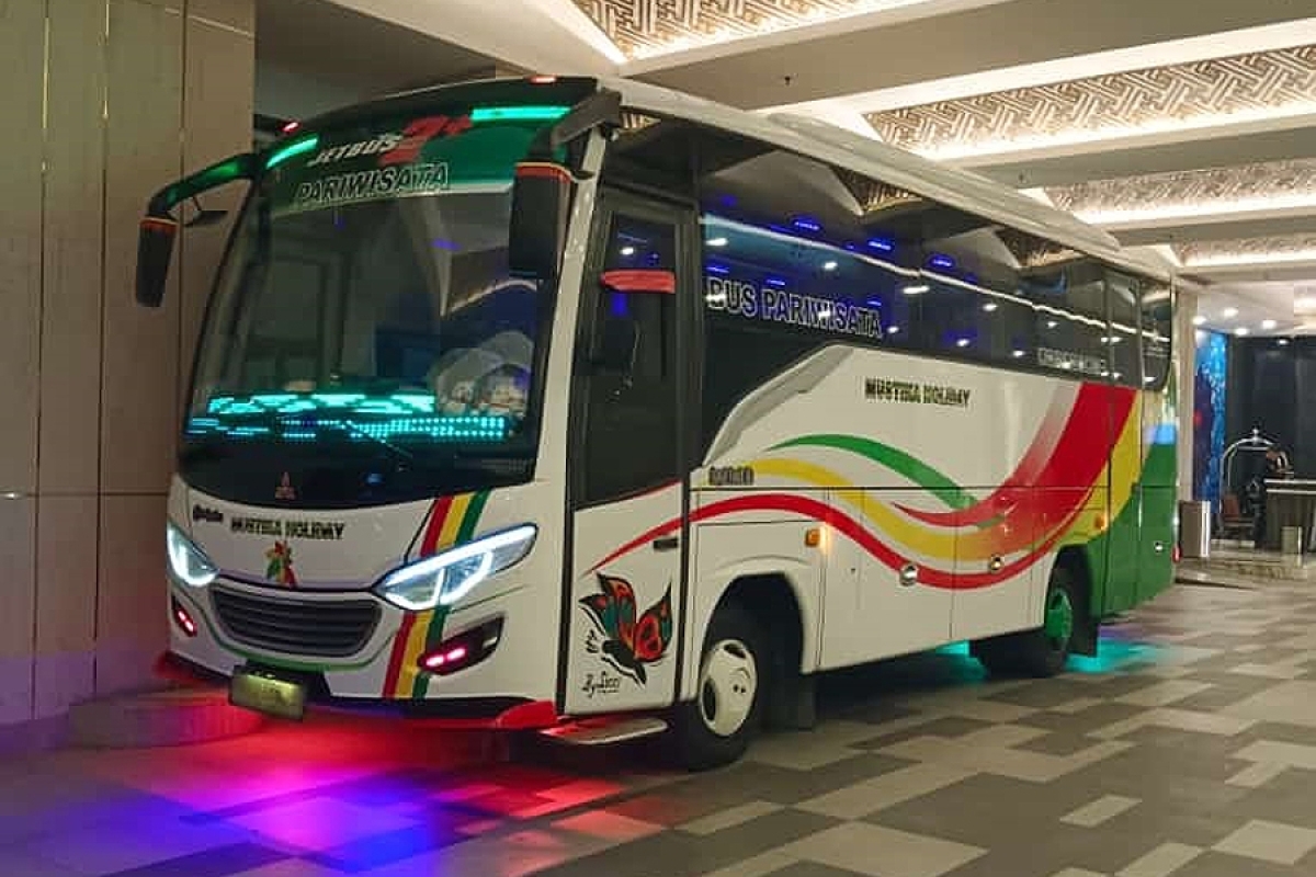 Sewa Medium Bus Pariwisata 31-33 Seats - Mustika Holiday